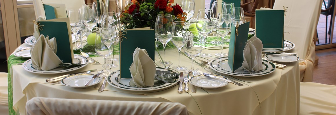 Hochzeitslocation: Festlich gedeckte Tafel - Astoria Resort***** in Seefeld