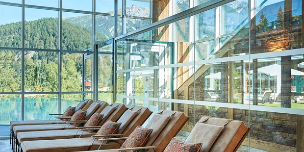 Destination-Wedding - Art der Location: Hotel / Chalet - Relaxbereich mit Panoramablick - Astoria Resort***** in Seefeld