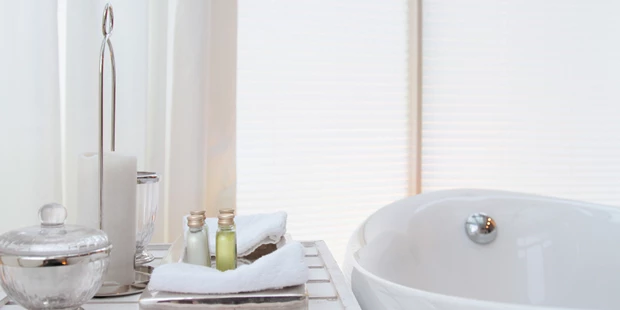 Destination-Wedding - Art der Location: Hotel / Chalet - Astoria Suite Panoramablick Badezimmer - Astoria Resort***** in Seefeld