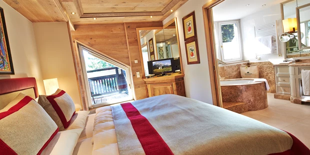 Destination-Wedding - Art der Location: Hotel / Chalet - Astoria Olympia Suite Badezimmer mit Ausblick - Astoria Resort***** in Seefeld