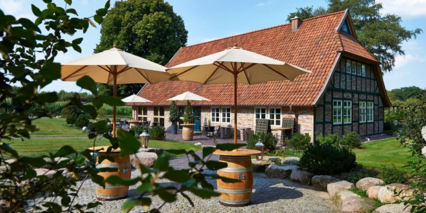 Destination-Wedding - Exklusivität - Deutschland - Die ehemalige Feldscheune wurde liebevoll zur Scheune für Veranstaltungen umgebaut - Nordenholzer Hof