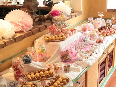 Hochzeitslocation: Wenn das Brautpaar besonders "süß" ist - Candybar! :-) - Hotel Prägant