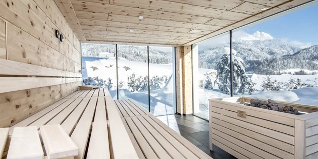 Destination-Wedding - Art der Location: Hotel / Chalet - Sauna im Badhaus. - PURADIES Hotel & Chalets