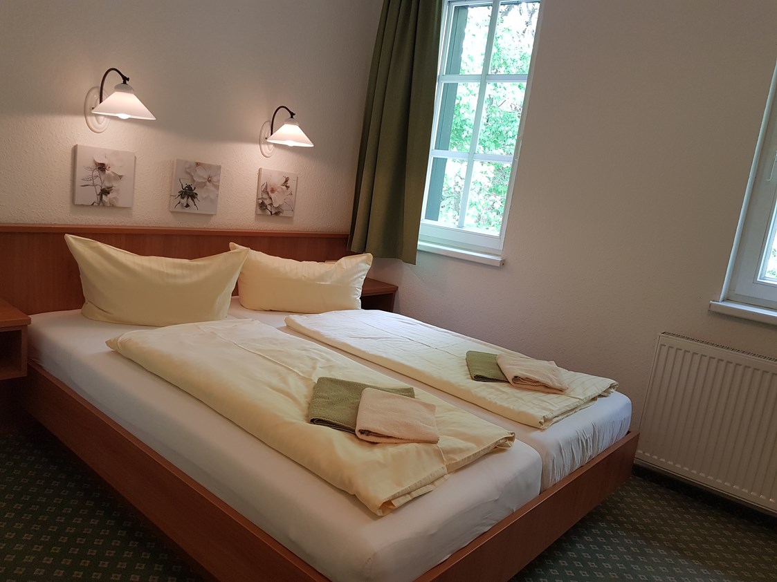 Hochzeitslocation: 5 Doppelzimmer, ein Einzelzimmer und eine Ferienwohnung laden zum Übernachten auf dem Berg ein - Bergwirtschaft Bieleboh Restaurant & Hotel