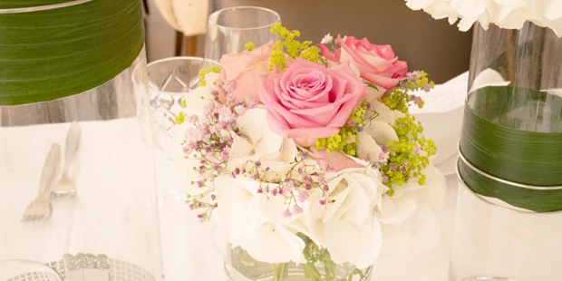 Destination-Wedding - Art der Location: Hotel / Chalet - Malerwinkl Brautstrauss, gerne sind wir behilflich bei den Blumen - Malerwinkl Restauarnt + Kunsthotel