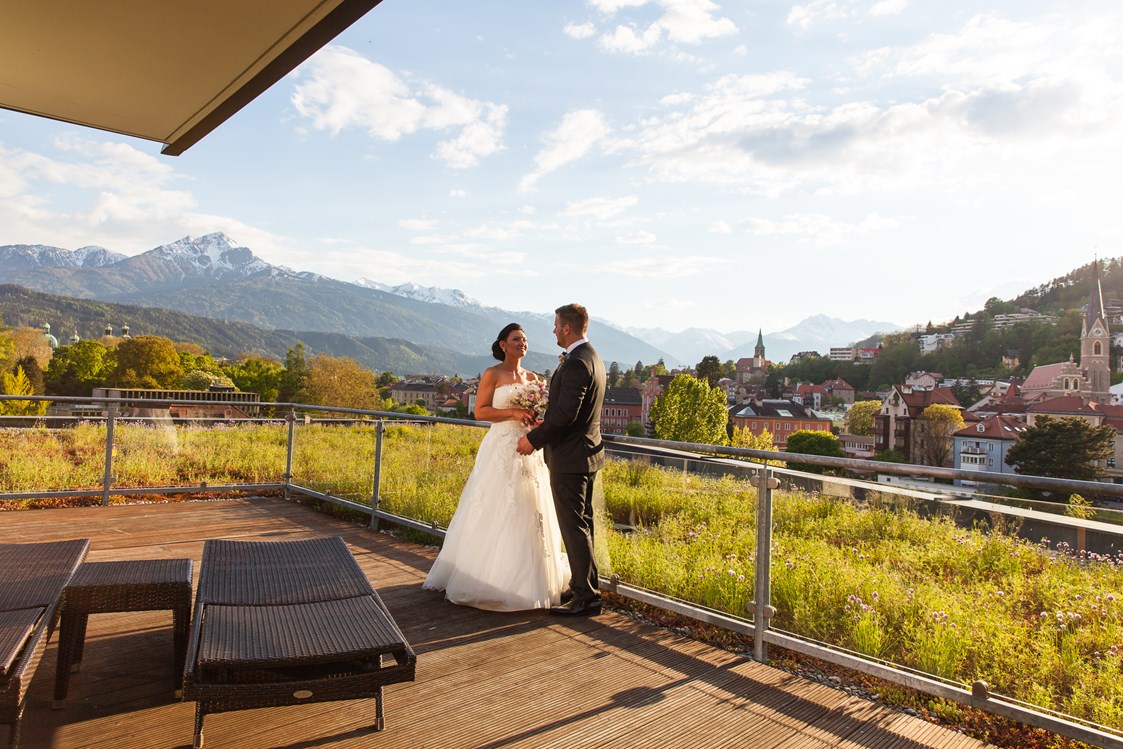 Hochzeitslocation: Heiraten über den Dächern Innsbrucks vor der einzigarten Bergkulisse der Tiroler Alpen - Austria Trend Hotel Congress Innsbruck