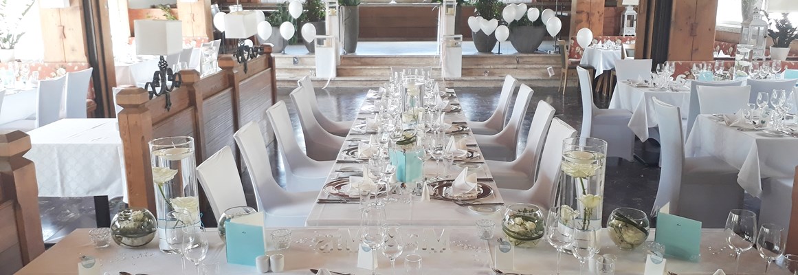Hochzeitslocation: Speisesaal mit Hochzeitstafel - Relax- & Vitalhotel Adler