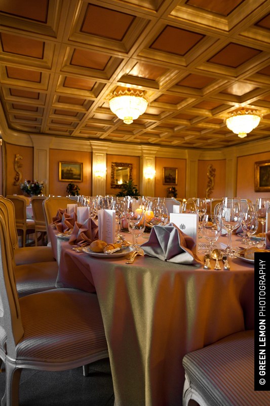 Hochzeitslocation: Der Festsaal des Hotel Schloss Dürnstein in Niederösterreich.
 - Hotel Schloß Dürnstein