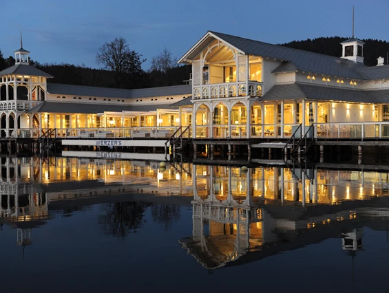 Hochzeitslocation: Werzer's Badehaus bei Nacht  - Werzer's Hotel Resort Pörtschach