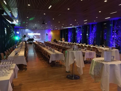 Destination-Wedding - Art der Location: Hotel / Chalet - Der dekorierte Festsaal - Vienna House Martinspark Dornbirn