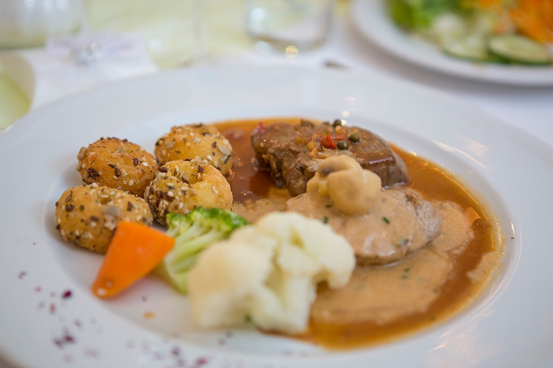 Hochzeitslocation: Ein herrliches Menü lässt jedes Fest gelingen.
Foto © Sandra Gehmair - Revita Hotel Kocher