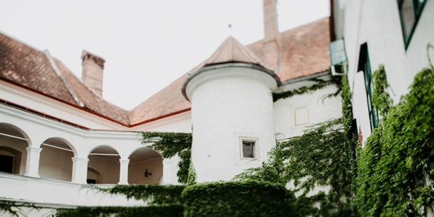 Destination-Wedding - Art der Location: Hotel / Chalet - Arkadenhof im Schloss Ernegg (Niederösterreich)   - Schloss Ernegg