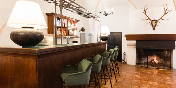 Destination-Wedding - Art der Location: Hotel / Chalet - Die Bar des Schloss Ernegg. - Schloss Ernegg