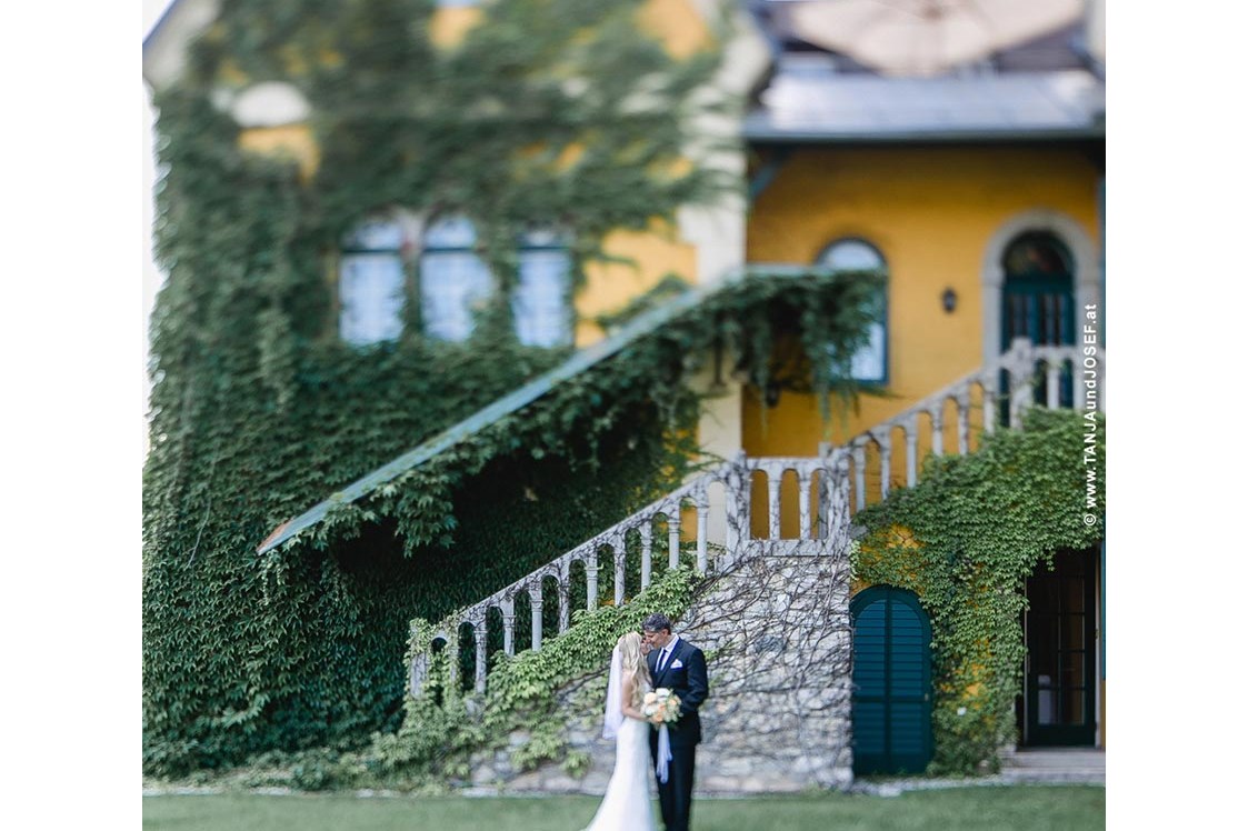 Hochzeitslocation: Heiraten im Falkensteiner Schlosshotel in Velden, Österreich.
Foto © tanjaundjosef.at - Falkensteiner Schlosshotel Velden