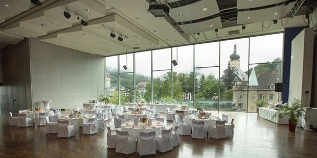 Destination-Wedding - Art der Location: Hotel / Chalet - Unser Festsaal mit der großen Glasfront und dem herrlichen Ausblick. - Das Schloss an der Eisenstrasse****