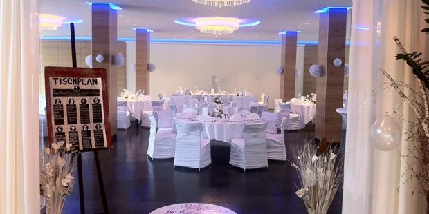 Destination-Wedding - Art der Location: Hotel / Chalet - Kleiner Festsaal für bis zu 80 Personen. - Das Schloss an der Eisenstrasse****