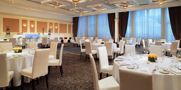 Destination-Wedding - Exklusivität - Deutschland - Salon Bordeaux - Hotel Palace Berlin