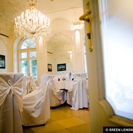 Hochzeitslocation: Der Festsaal vom Schloss Wilhelminenberg in Wien.
Foto © greenlemon.at - Austria Trend Hotel Schloss Wilhelminenberg