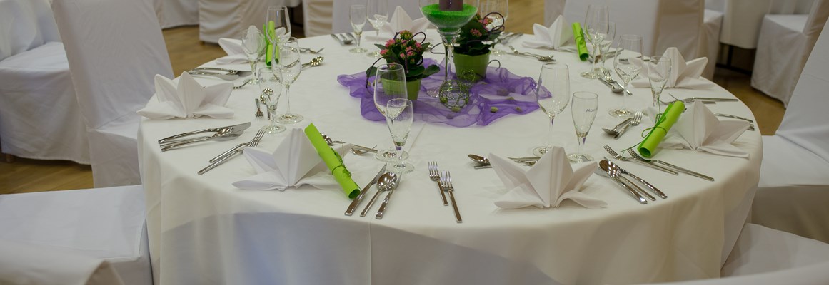 Hochzeitslocation: runde Tische - Aktivhotel ZUM GOURMET