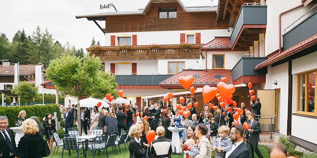 Destination-Wedding - Art der Location: Hotel / Chalet - Heiraten im Wellnesshotel ZUM GOURMET in Tirol.
Foto © formafoto.net - Aktivhotel ZUM GOURMET
