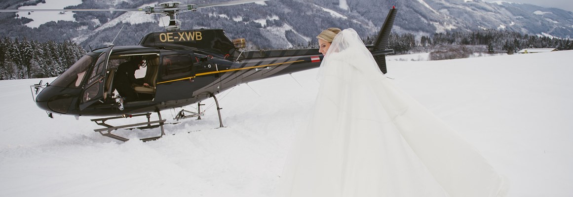 Hochzeitslocation: Braut reist im Helikopter an  - Schloss Prielau Hotel & Restaurants
