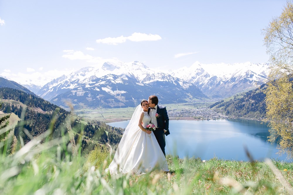 Hochzeitslocation: Fotoshooting mit Blick auf den Zeller See und das Kitzsteinhorn - Schloss Prielau Hotel & Restaurants