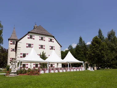 Hochzeitslocation: Zelt für Feiern im Schlosspark - Schloss Prielau Hotel & Restaurants