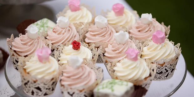 Destination-Wedding - Art der Location: Hotel / Chalet - Petit fours  - Schloss Prielau Hotel & Restaurants