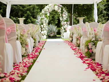 Hochzeitslocation: Heiraten im Zelt im Schlosspark  - Schloss Prielau Hotel & Restaurants