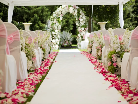 Hochzeitslocation: Heiraten im Zelt im Schlosspark  - Schloss Prielau Hotel & Restaurants