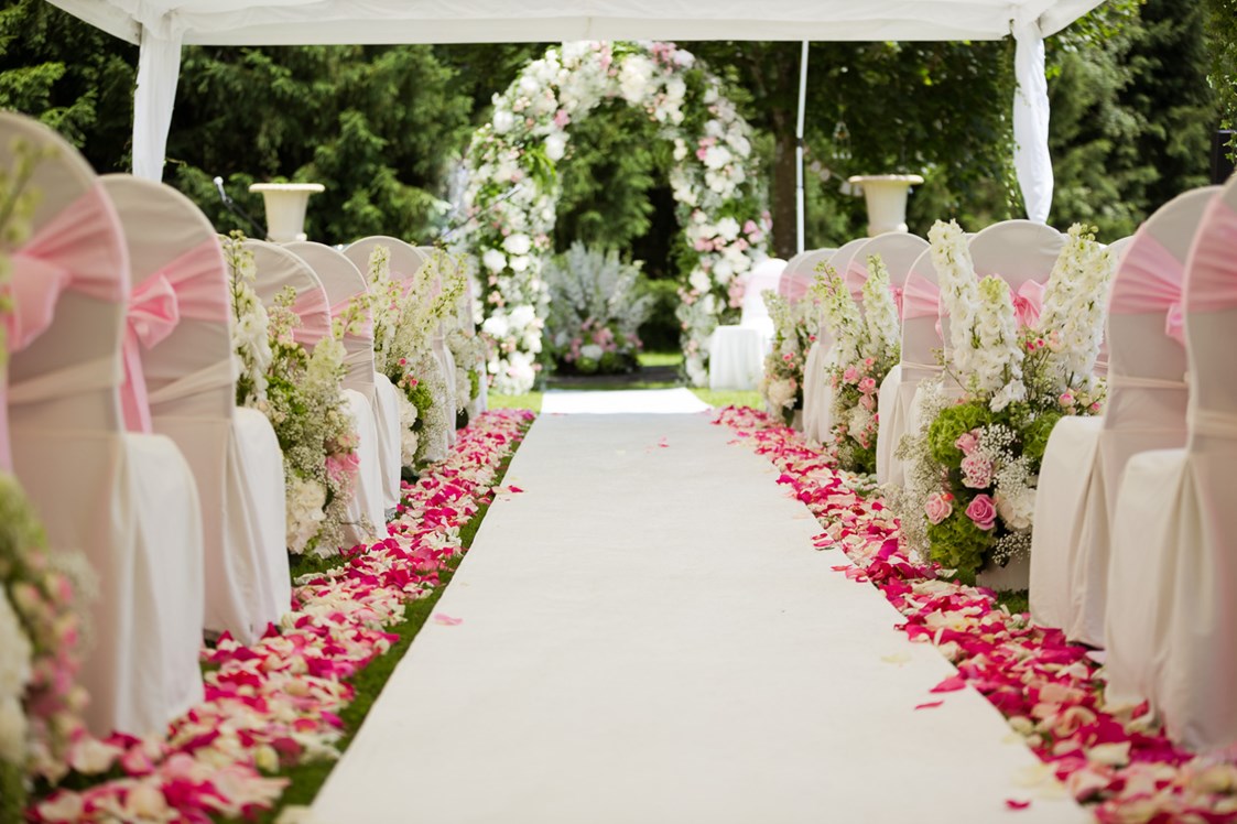 Hochzeitslocation: Heiraten im Zelt im Schlosspark  - Schloss Prielau Hotel & Restaurants