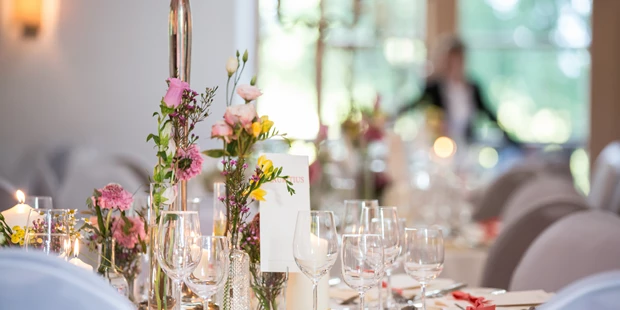 Destination-Wedding - Art der Location: Hotel / Chalet - Dekoration im Bankettsaal - Schloss Prielau Hotel & Restaurants