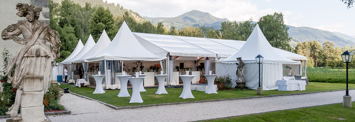 Hochzeitslocation: elegantes Zelt im Schlossgarten - Schloss Prielau Hotel & Restaurants