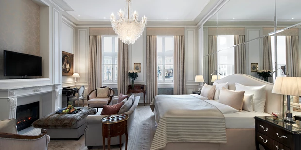 Destination-Wedding - Art der Location: Hotel / Chalet - Deluxe Junior Suite - Hotel Sacher Wien