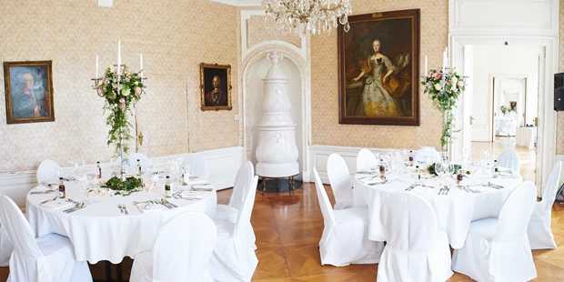Destination-Wedding - Art der Location: Hotel / Chalet - Traumhochzeit im Schloss Miller-Aichholz - Schloss Miller-Aichholz - Europahaus Wien