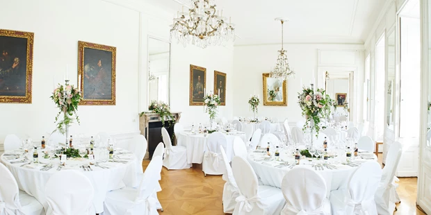 Destination-Wedding - Art der Location: Hotel / Chalet - Traumhochzeit im Schloss Miller-Aichholz - Schloss Miller-Aichholz - Europahaus Wien