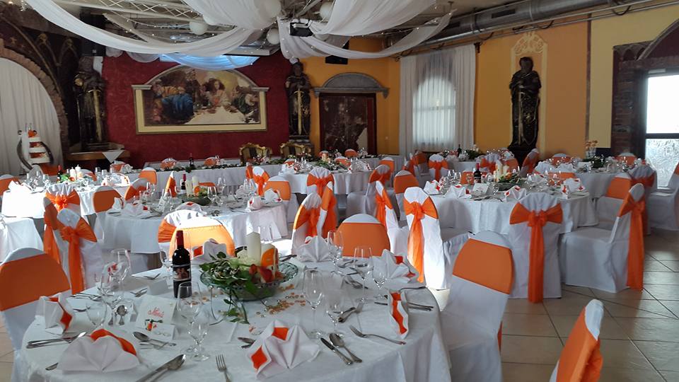 Destination-Wedding - Preisniveau Hochzeitsfeier: €€ - Österreich - Burg Spielberg