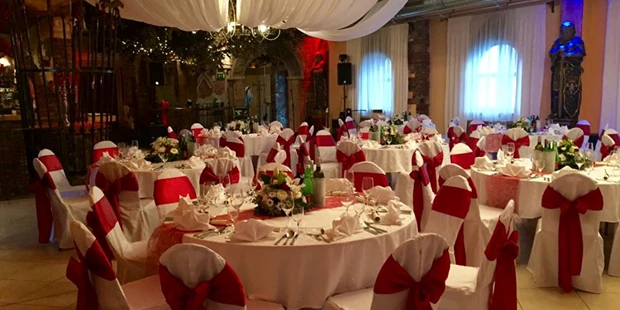 Destination-Wedding - Art der Location: Hotel / Chalet - Burg Spielberg