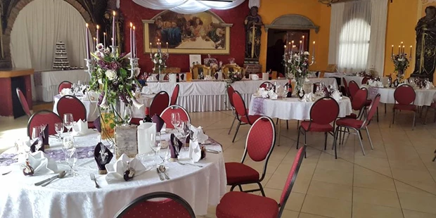 Destination-Wedding - Art der Location: Hotel / Chalet - Burg Spielberg