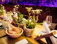Hochzeitslocation: Einladende Tischdekoration für eine Hochzeitsfeier im Hotel Klosterbräu in Tirol. - Hotel Klosterbräu***** & SPA