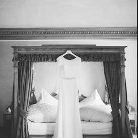 Hochzeitslocation: In den zahlreichen Suiten des Klosterbräu in Seefeld können sich Braut und Bräutigam in Ruhe auf den großen Tag vorbereiten. - Hotel Klosterbräu***** & SPA