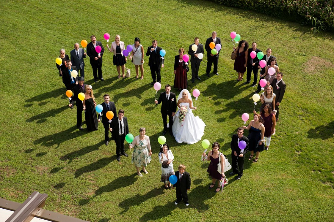 Hochzeitslocation: Menschen-Herz - Fotoshooting - Inselhotel Faakersee - Inselhotel Faakersee