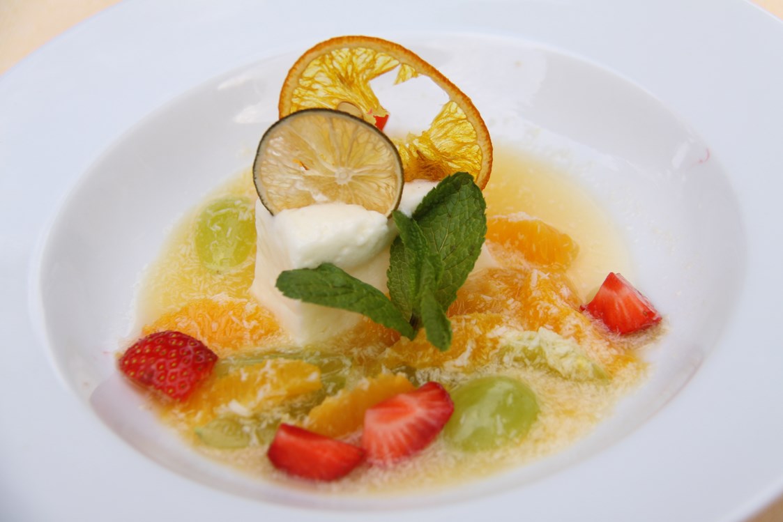 Hochzeitslocation: Leichter Sommer-Genuss - fruchtig-süße Dessertkreation - Inselhotel Faakersee - Inselhotel Faakersee