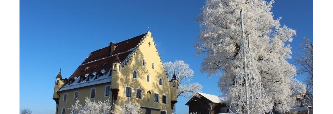 Hochzeitslocation: Eine wunderschöne Foto-Location - selbst im Winter. - Schloss zu Hopferau 