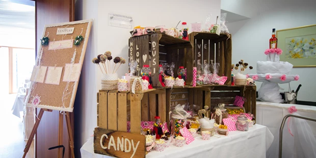 Destination-Wedding - Art der Location: Hotel / Chalet - Candybar mit Ihren Favorites - Hotel Sonnenburg