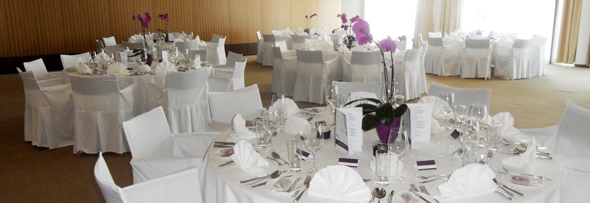 Hochzeitslocation: Hochzeitstafel  - ST. MARTINS Therme & Lodge