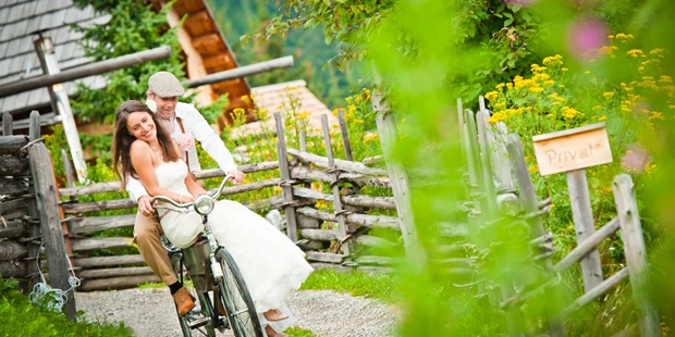 Destination-Wedding - Art der Location: Hotel / Chalet - Sommerhochzeit - Almdorf Seinerzeit