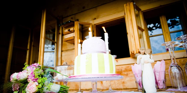 Destination-Wedding - Art der Location: Hotel / Chalet - Heiraten im Almdorf Seinerzeit in Kärnten.
© hochzeitsfotografen.at - Almdorf Seinerzeit