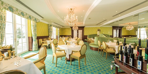 Destination-Wedding - Art der Location: Hotel / Chalet - Restaurant La Terrasse - Hotel Schloss Seefels