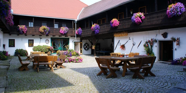 Destination-Wedding - woliday Programm: Standesamtliche Trauung - Österreich - Kleebauer Biohof & Hotel
